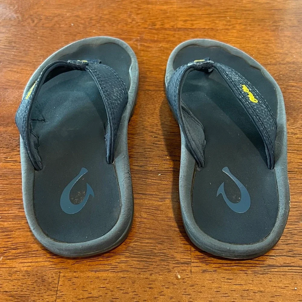 OluKai Toddler Boy's‎ Flip Flops Sandals Blue Yellow Size 10.5 EU 27.5